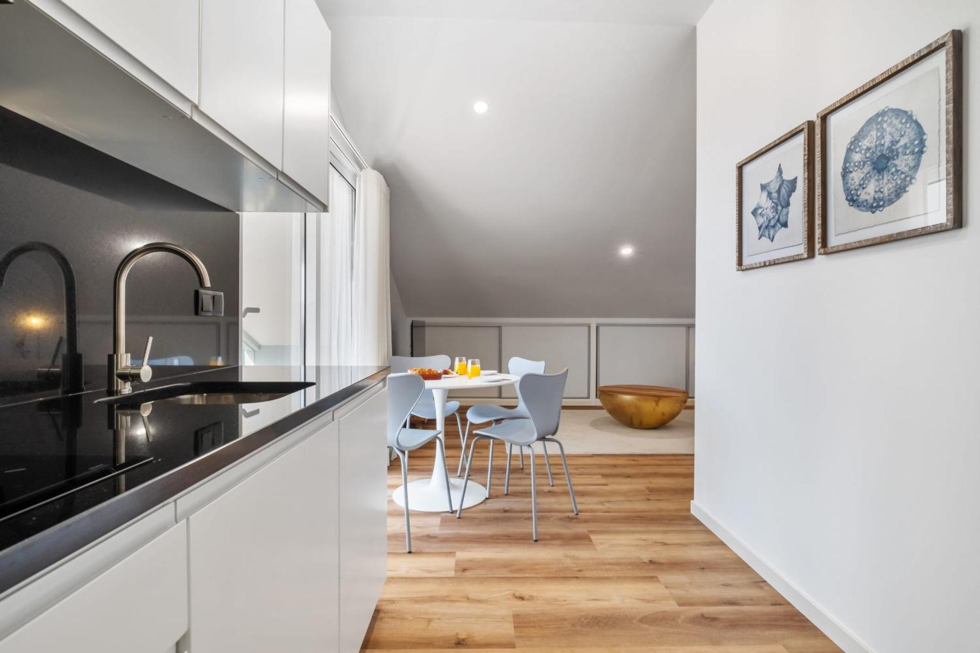Apartment Coastal Charm By Madeira Sun Travel