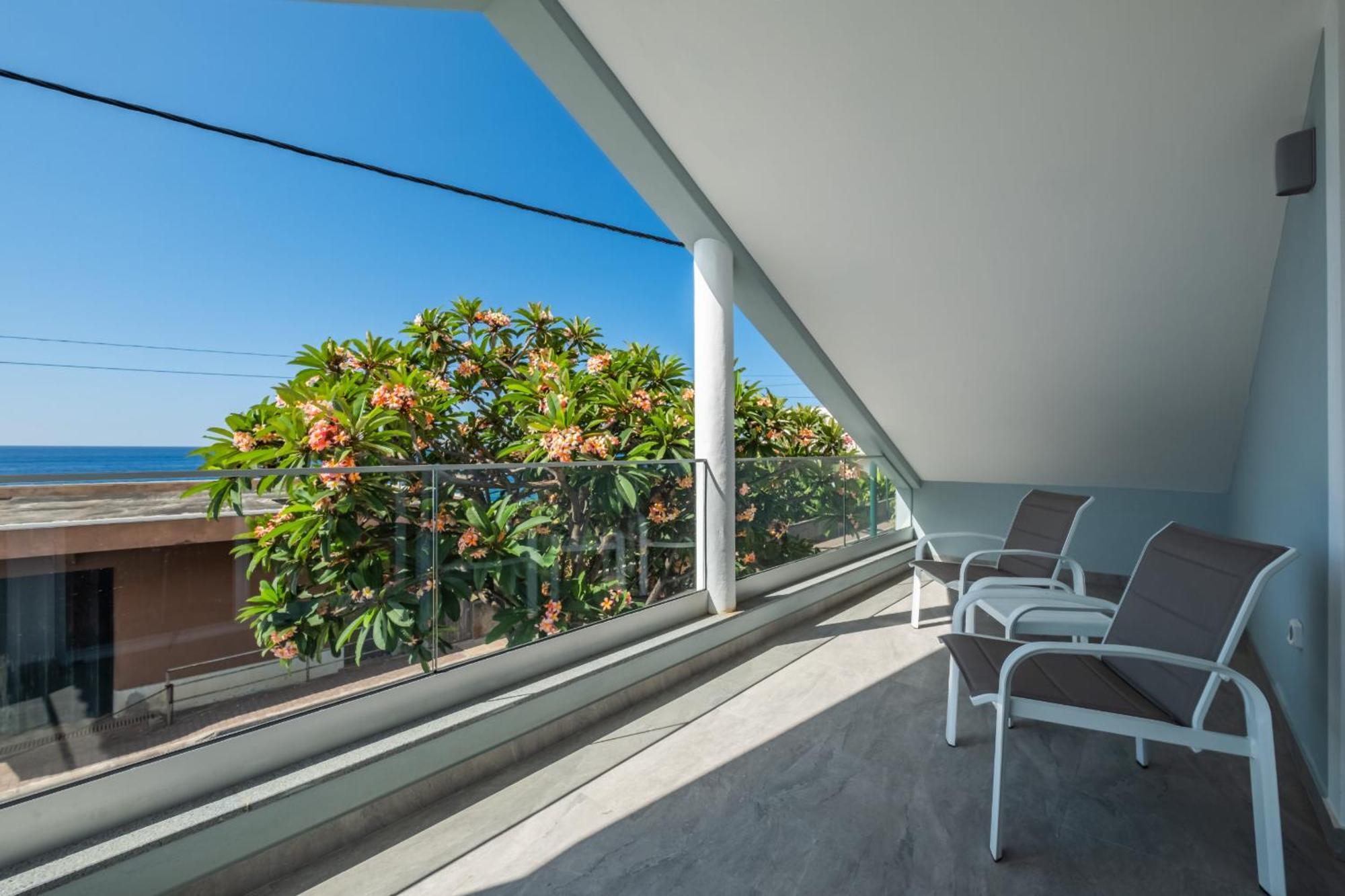 Coastal Charm By Madeira Sun Travel Apartment *