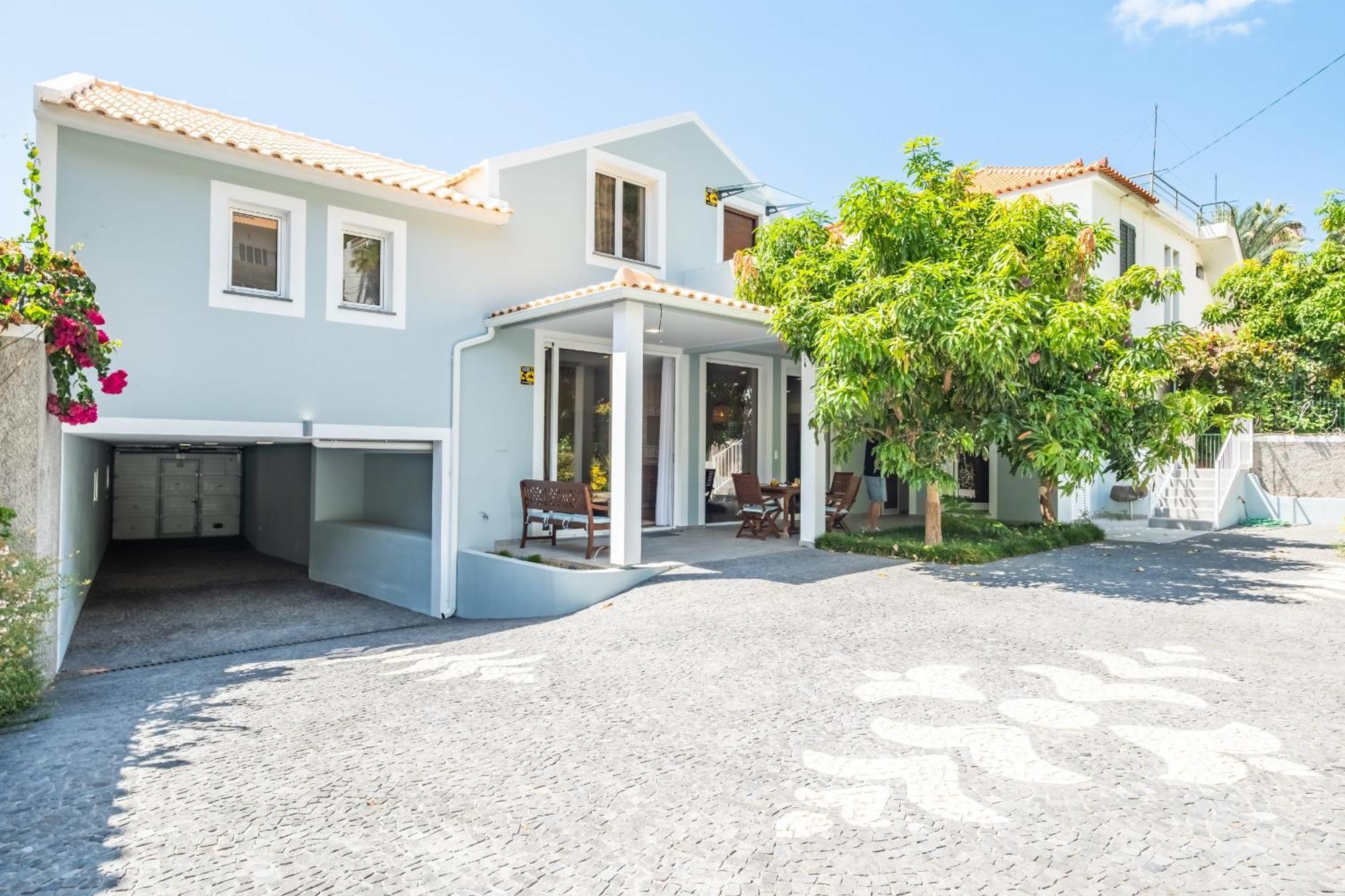 Apartment Coastal Charm By Madeira Sun Travel